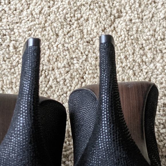 Stuart Weitzman Black Pointed Toe Classic Heels Pumps Size 7.5 . EUC - Picture 3 of 8